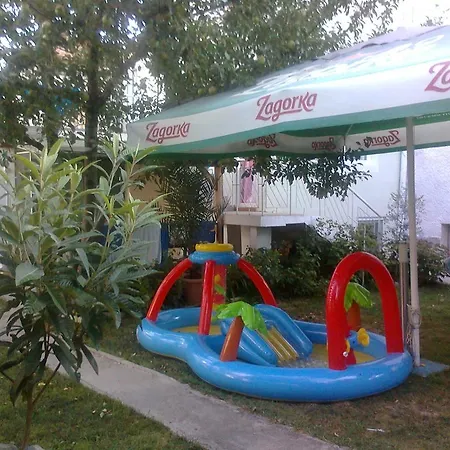 בית הארחה Ice Garden 2*