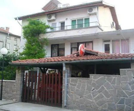 Ice Garden צ'רנומורץ